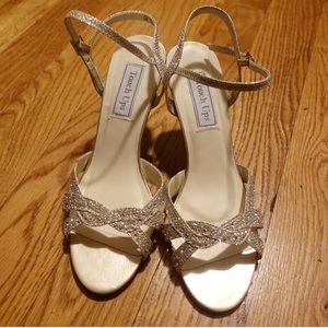 touch ups dulce strappy sandal